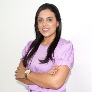 Raquel Vieira Niella - Clínica geral e Anestesiologista Veterinária